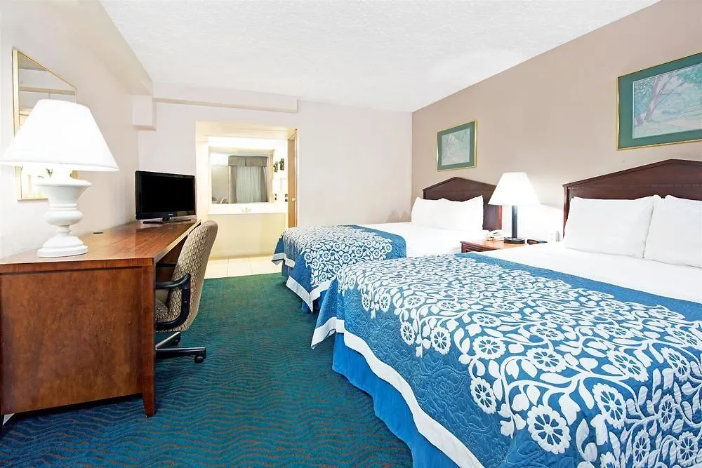 Days Inn By Wyndham St. Louis Lindbergh Boulevard Huntleigh Hotel